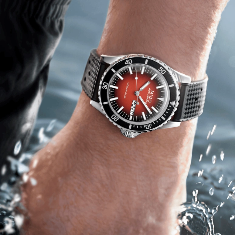 Mido,Ocean Star 40.50mm,40.50mm,Stainless Steel,Gradient,Luminous,White,Red,Automatic,80hours,In-house Caliber,M026,M026.830.17.421.00