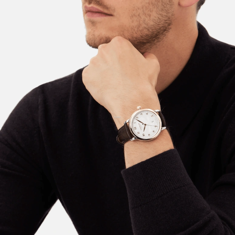 Montblanc,Star 42mm,42mm,Stainless Steel,White,Silver White,Automatic,Day,38hours,MB128683
