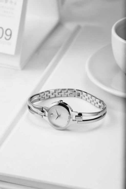 Movado,Amorosa 24mm,24mm,Stainless Steel,White,Quartz,Sapphire,Crystal Glass,Round,0607357