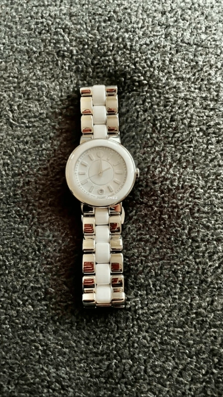 Movado,Cerena 36mm,36mm,Stainless Steel,White,Quartz,Day,Sapphire,Crystal Glass,0606539