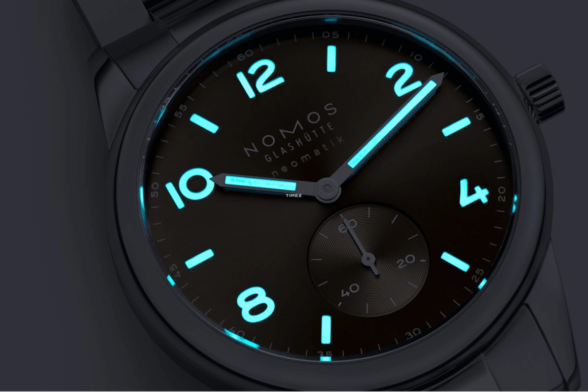 Nomos Glashütte,Club 39.50mm,39.50mm,Stainless Steel,Brown,Automatic,42hours,In-house Caliber,760