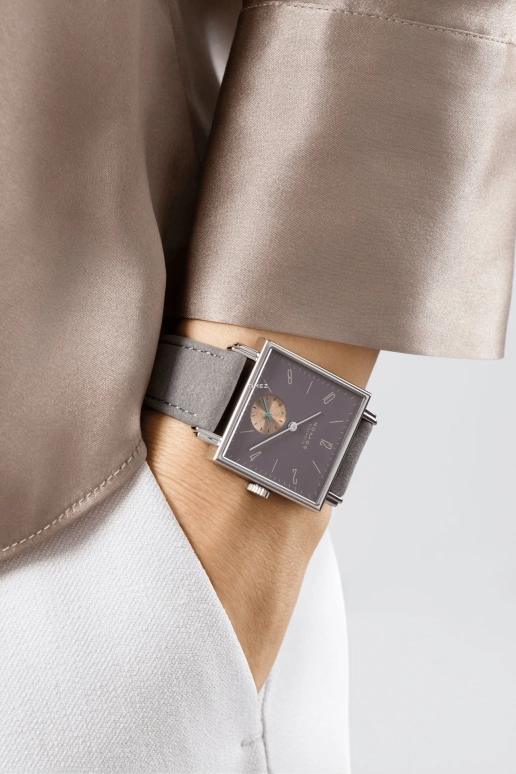 Nomos Glashütte,Tetra 29.50mm,29.50mm,Stainless Steel,Purple,Handwound,43hours,In-house Caliber,475