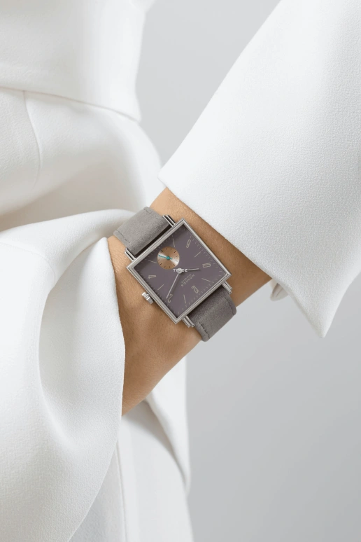 Nomos Glashütte,Tetra 29.50mm,29.50mm,Stainless Steel,Purple,Handwound,43hours,In-house Caliber,475