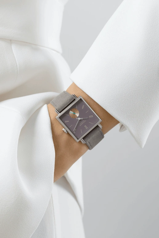Nomos Glashütte,Tetra 29.50x29.50mm,29.50x29.50mm,Stainless Steel,Purple,Handwound,43hours,In-house Caliber,425