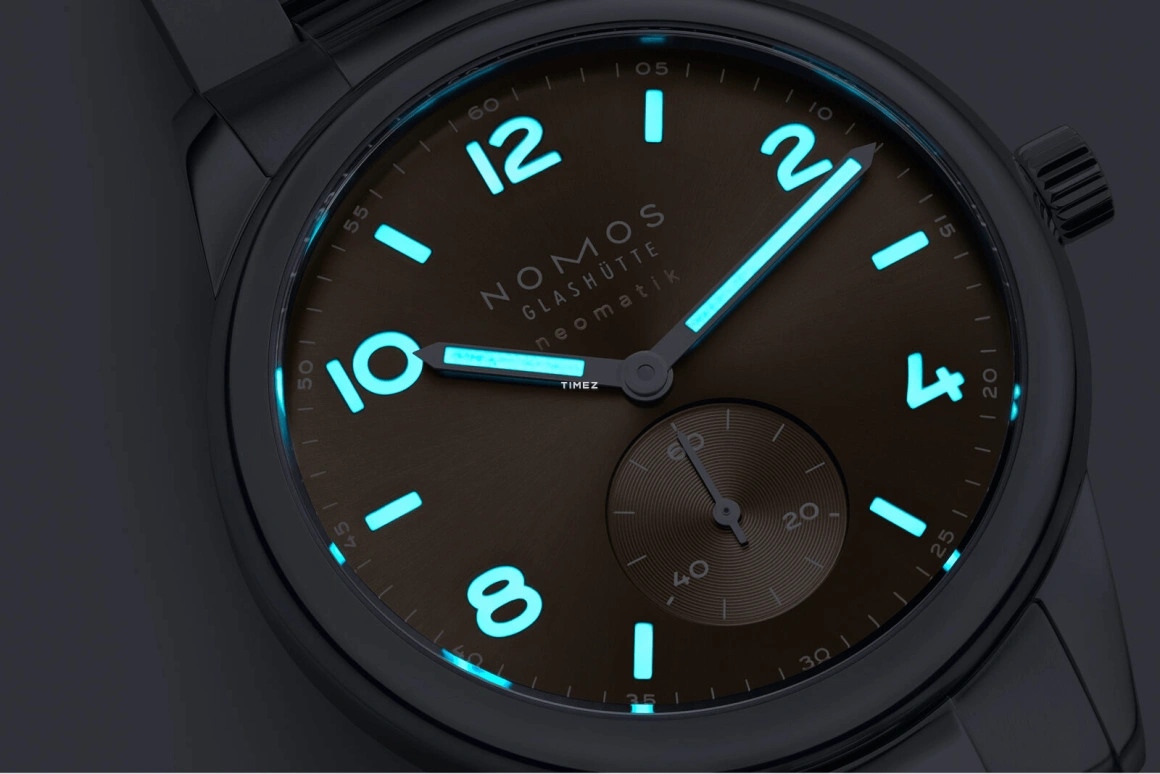 Nomos Glashütte,Club 39.50mm,39.50mm,Stainless Steel,Beige,Brown,Automatic,42hours,In-house Caliber,761