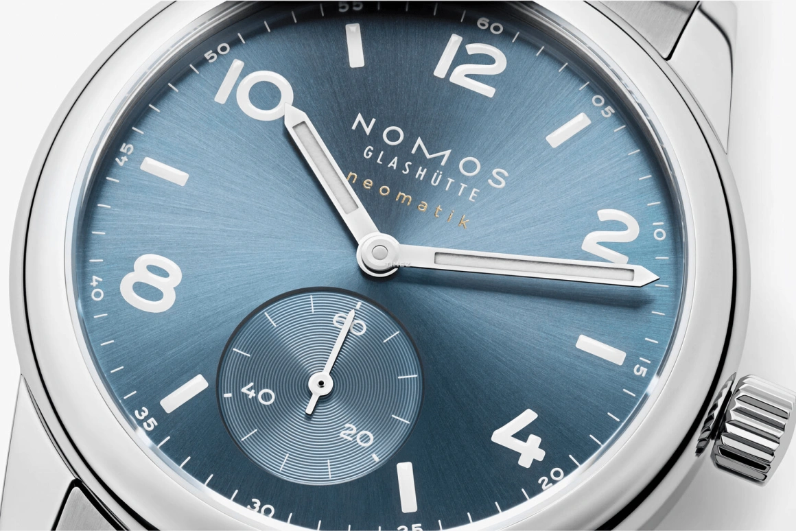 Nomos Glashütte,Club 37mm,37mm,Stainless Steel,Blue,Automatic,42hours,In-house Caliber,747
