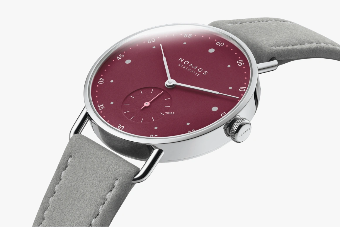 Nomos Glashütte,Metro 33mm,33mm,Stainless Steel,Red,Handwound,43hours,In-house Caliber,1123