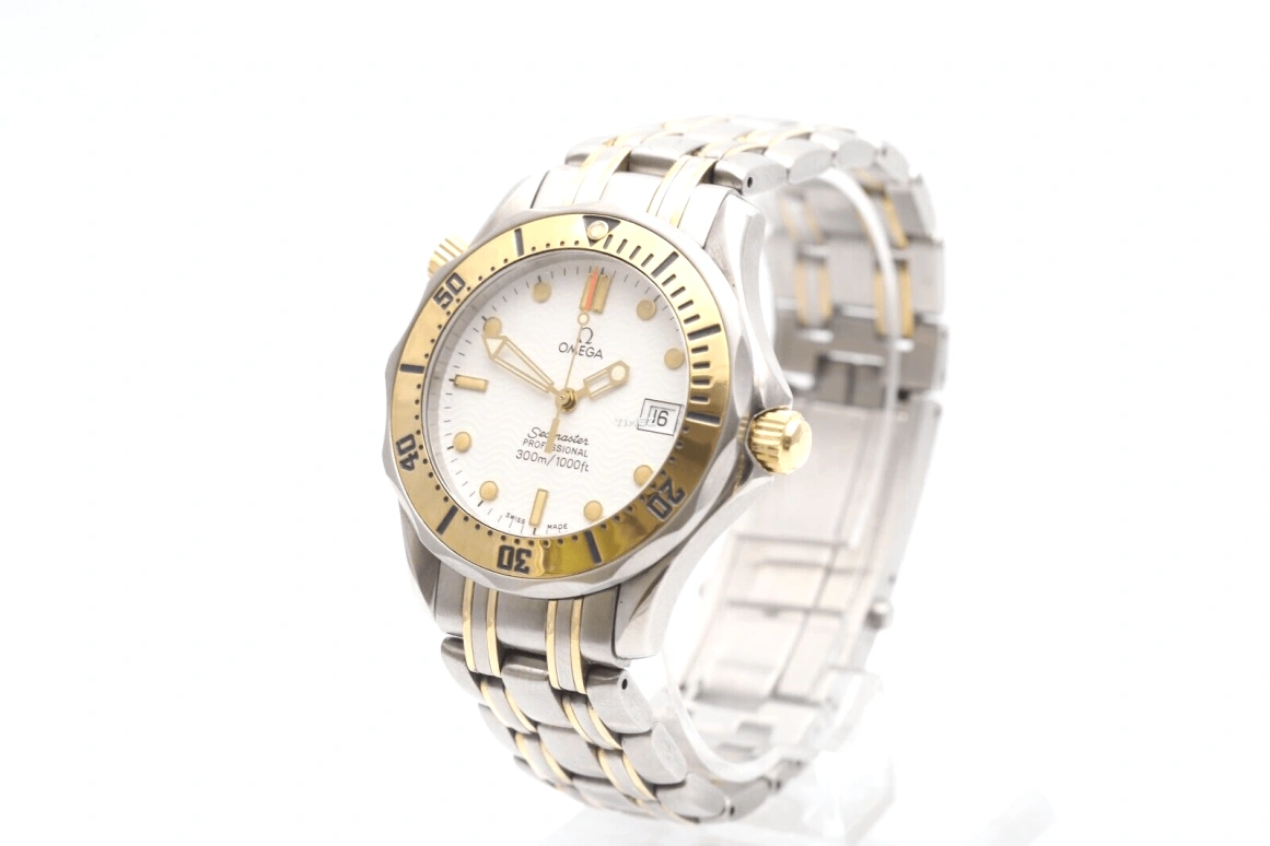 Omega,Seamaster Diver 300M 36.25mm,36.25mm,Yellow Gold,Stainless Steel,White,Quartz,Day,26280hours,2362,2362.20.00