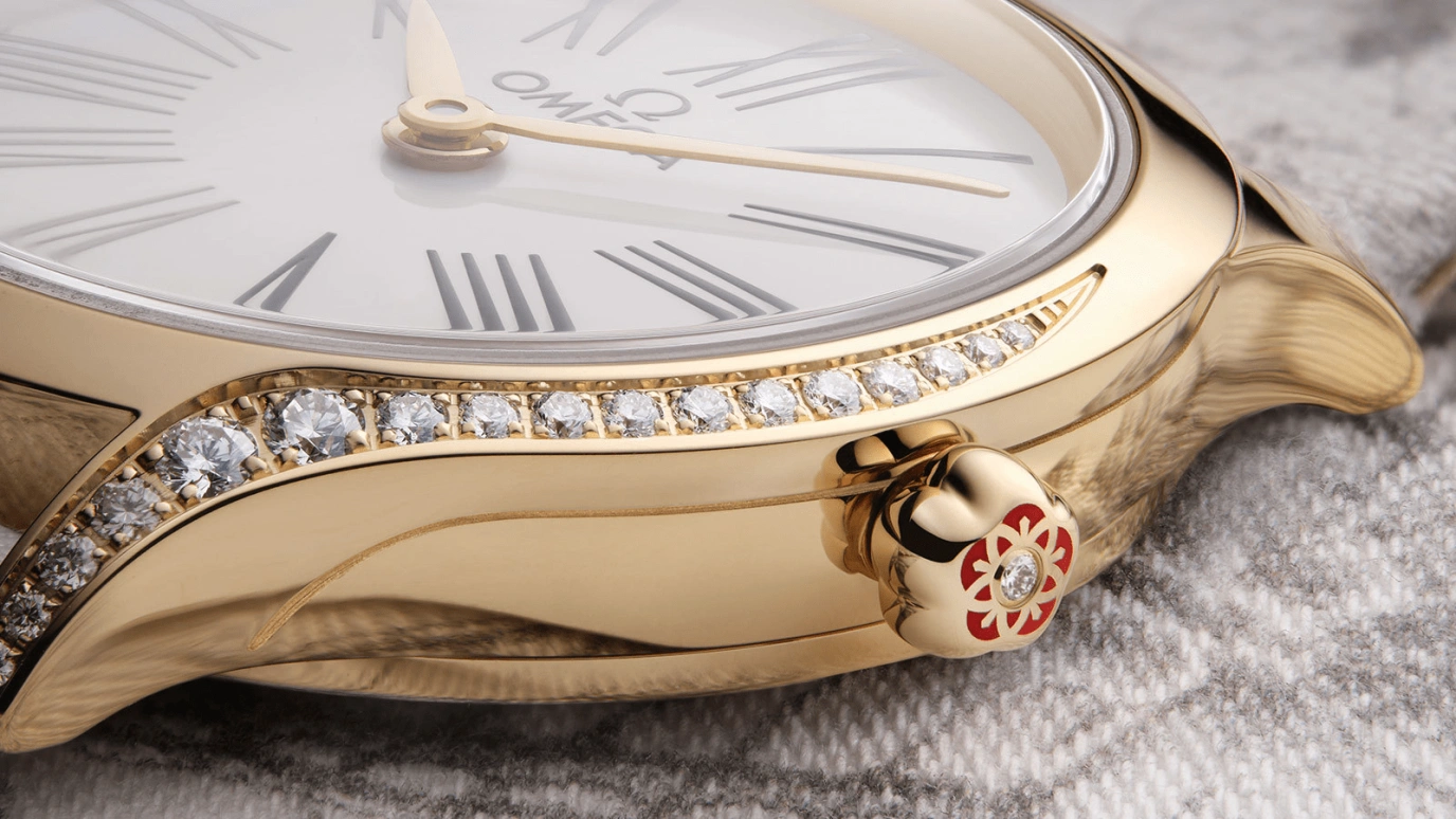 Omega,De Ville 26mm,26mm,Moonshine Gold,White,Quartz,In-house Caliber,Sapphire,428,428.57.26.60.04.002
