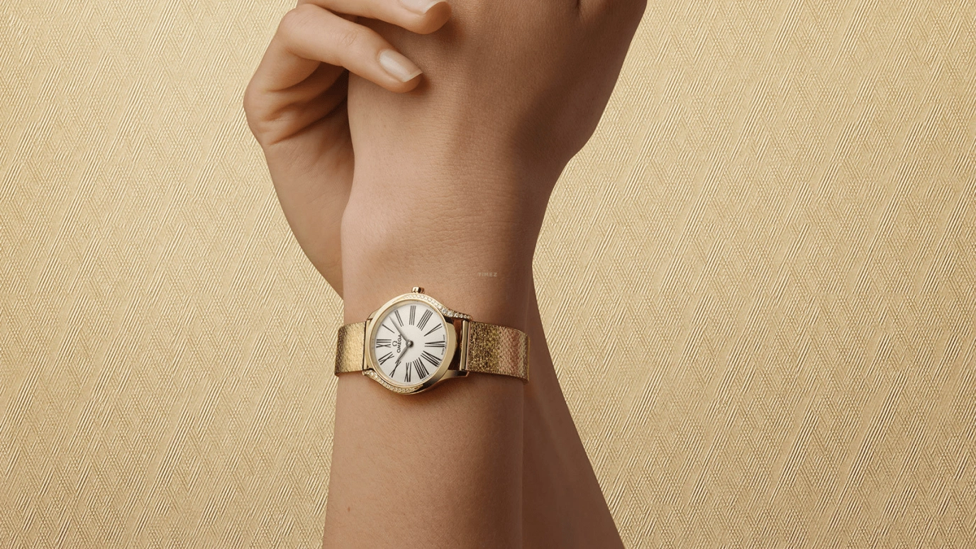 Omega,De Ville 26mm,26mm,Moonshine Gold,White,Quartz,In-house Caliber,Sapphire,428,428.55.26.60.04.001