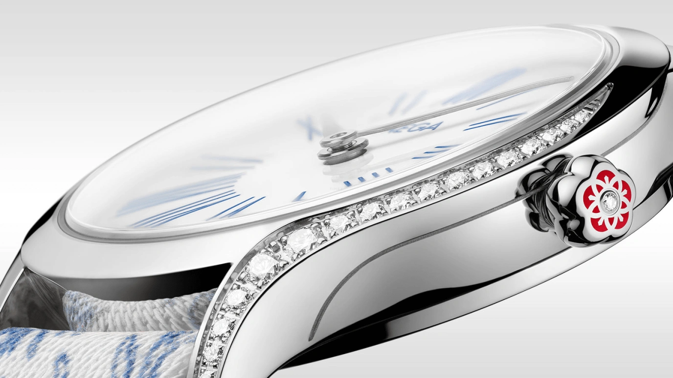 Omega,De Ville 26mm,26mm,Stainless Steel,White,Blue,Quartz,In-house Caliber,Sapphire,428,428.17.26.60.04.001