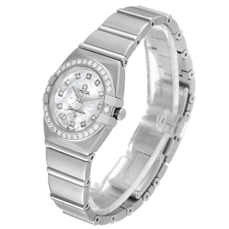 Omega,Constellation 24mm,24mm,Stainless Steel,White,Quartz,30000hours,In-house Caliber,1589,1589.75.00