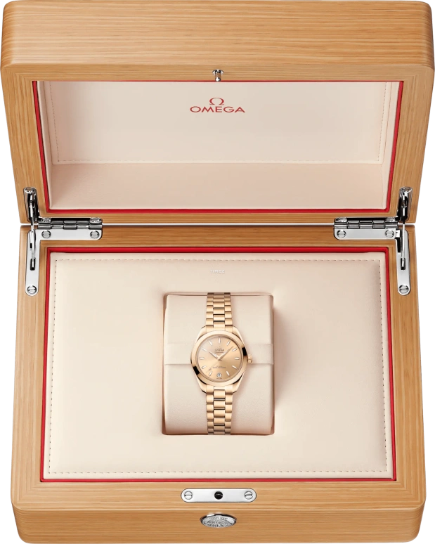 Omega,Aqua Terra 30mm,30mm,Moonshine Gold,Gold,Automatic,Day,Anti-magnetic,220,220.50.30.20.08.001
