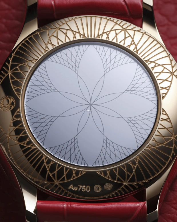 Omega,De Ville 26mm,26mm,Moonshine Gold,White,Quartz,In-house Caliber,Sapphire,Crystal Glass,428,428.58.26.60.04.003