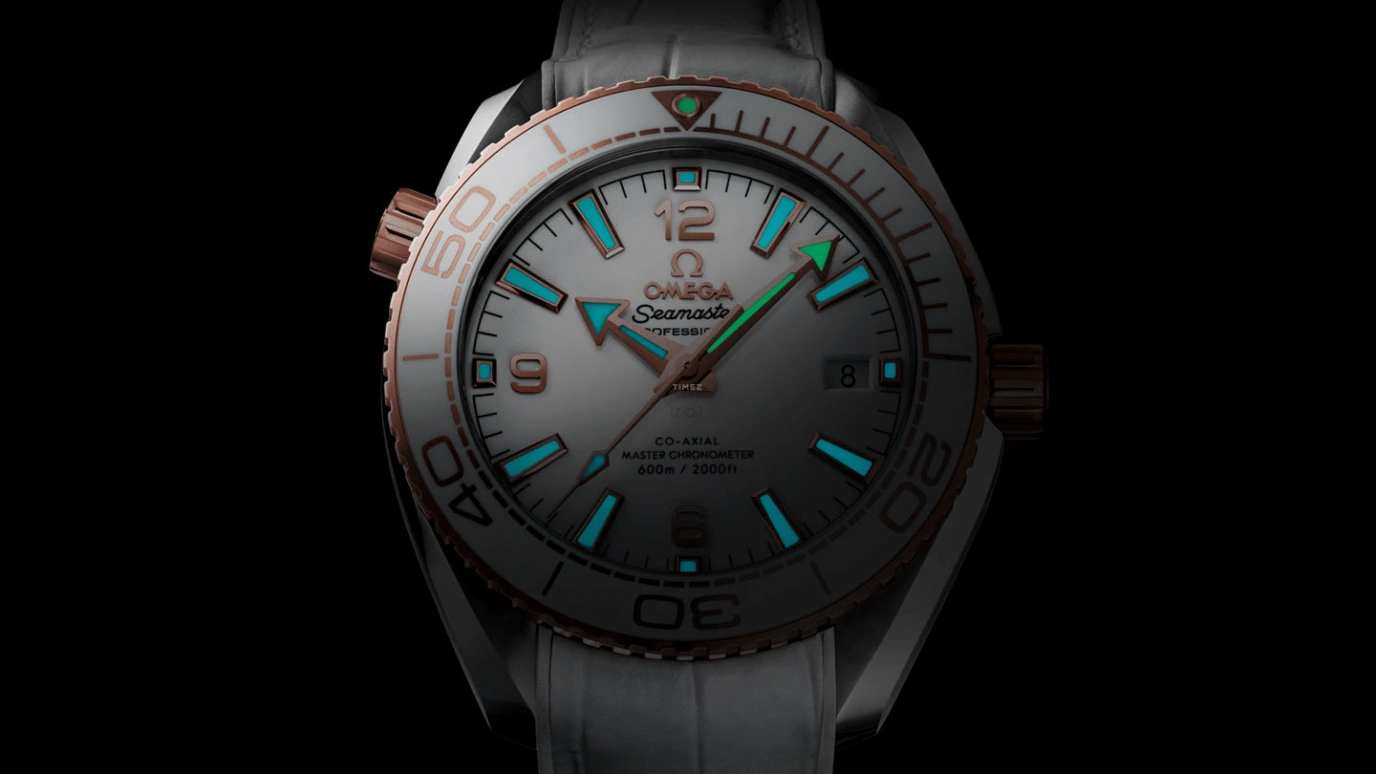 Omega,Seamaster Planet Ocean 39.50mm,39.50mm,Sedna Gold,Stainless Steel,White,Automatic,Date,Co-Axial Escapement,215,215.23.40.20.04.001