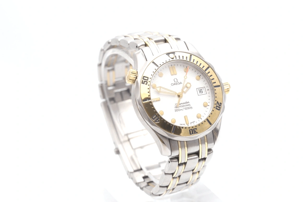 Omega,Seamaster Diver 300M 36.25mm,36.25mm,Yellow Gold,Stainless Steel,White,Quartz,Day,26280hours,2362,2362.20.00