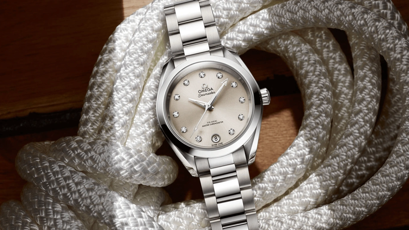 Omega,Aqua Terra 38mm,38mm,Stainless Steel,Grey,Automatic,Date,Co-Axial Escapement,220,220.10.38.20.56.001
