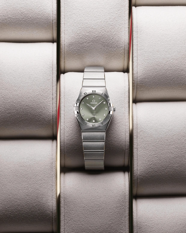 Omega,Constellation 28mm,28mm,Stainless Steel,Green,Quartz,In-house Caliber,Sapphire,Crystal Glass,131,131.10.28.60.60.001