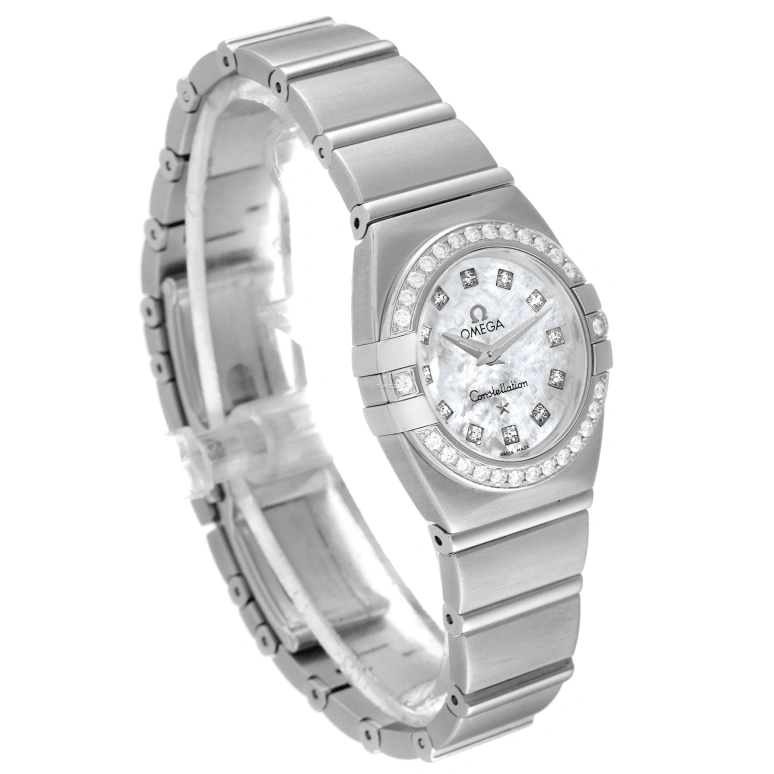 Omega,Constellation 24mm,24mm,Stainless Steel,White,Quartz,30000hours,In-house Caliber,1589,1589.75.00