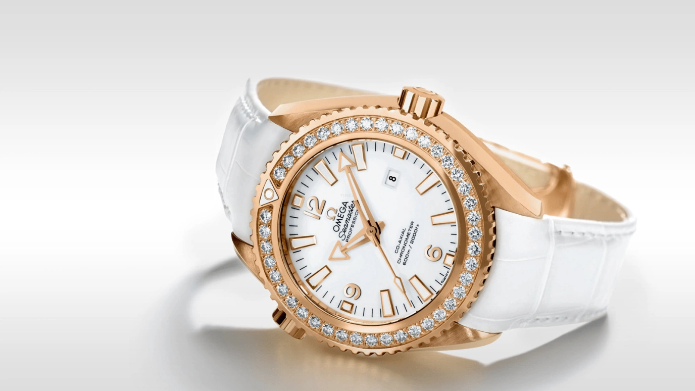 Omega,Seamaster Planet Ocean 37.50mm,37.50mm,Red Gold,White,Automatic,Date,Co-Axial Escapement,232,232.58.38.20.04.001