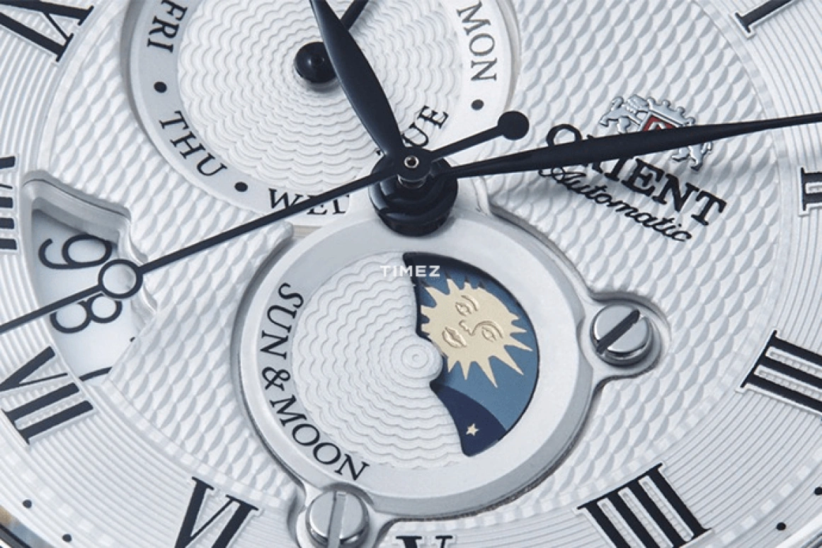 Orient,Classic 42.50mm,42.50mm,Stainless Steel,White,Automatic,Handwound,Date,Day,Day / Night Indication,SAK00002S