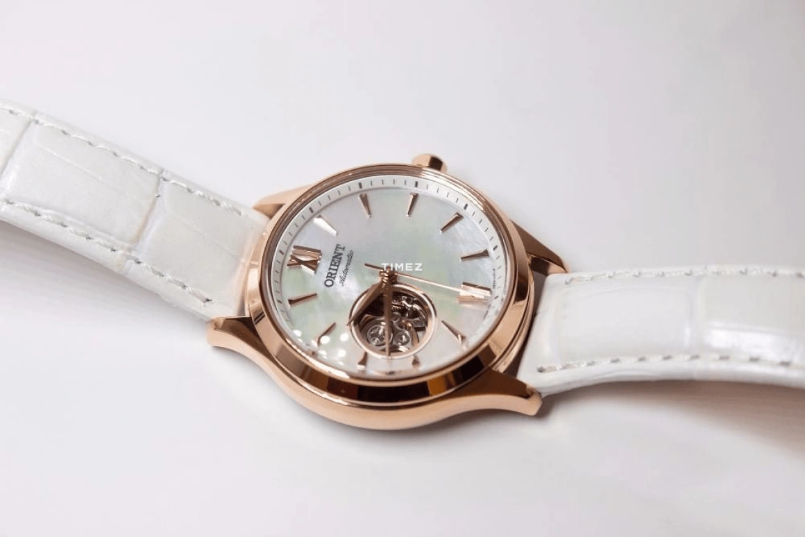 Orient,Other 36mm,36mm,Stainless Steel,White,Automatic,Handwound,Sapphire,Crystal Glass,Round,DB0A002W