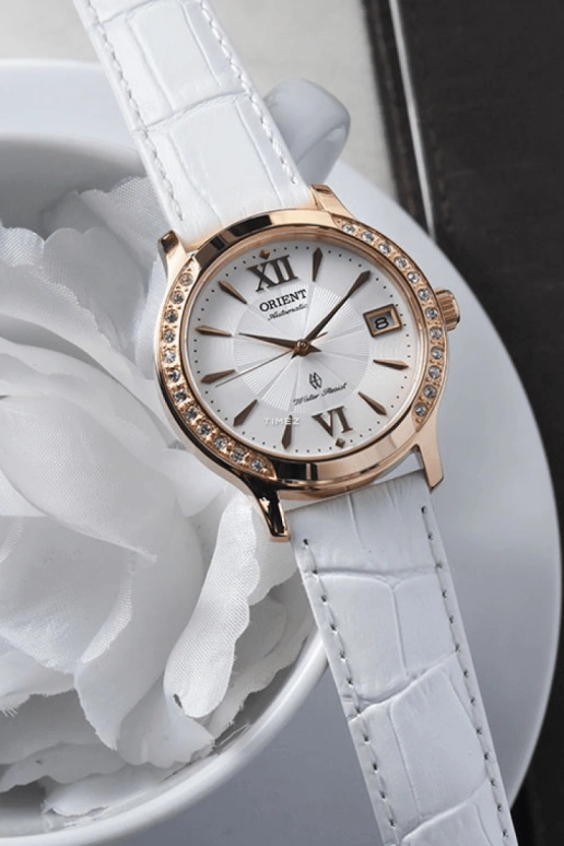 Orient,Other 36mm,36mm,Stainless Steel,White,Automatic,Day,Sapphire,Crystal Glass,FER2E002W