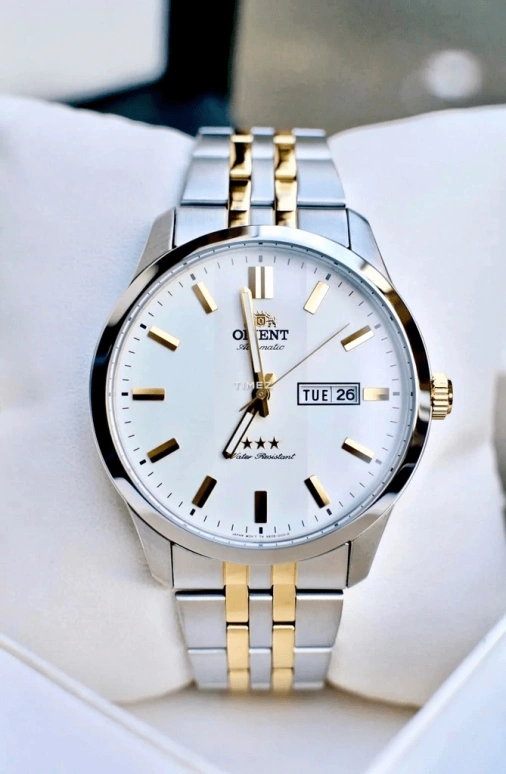 Orient,Other 43mm,43mm,Stainless Steel,White,Automatic,Date,Day,SAB0B008W