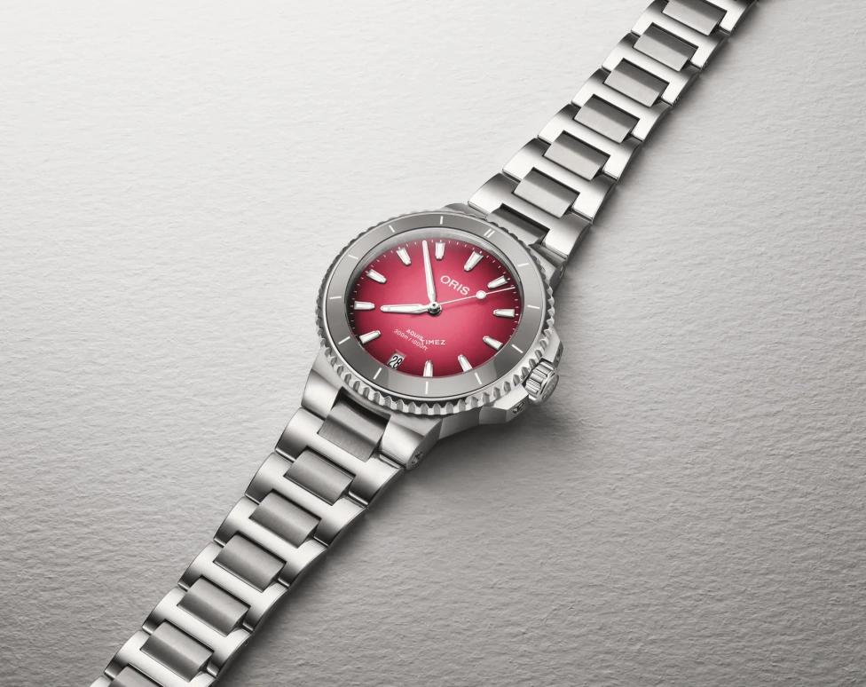 Oris,Aquis 36.50mm,36.50mm,Stainless Steel,Ceramic,Gradient,Pink Red,Automatic,Day,41hours,01 733 7792 4158,01 733 7792 4158-07 8 19 05P