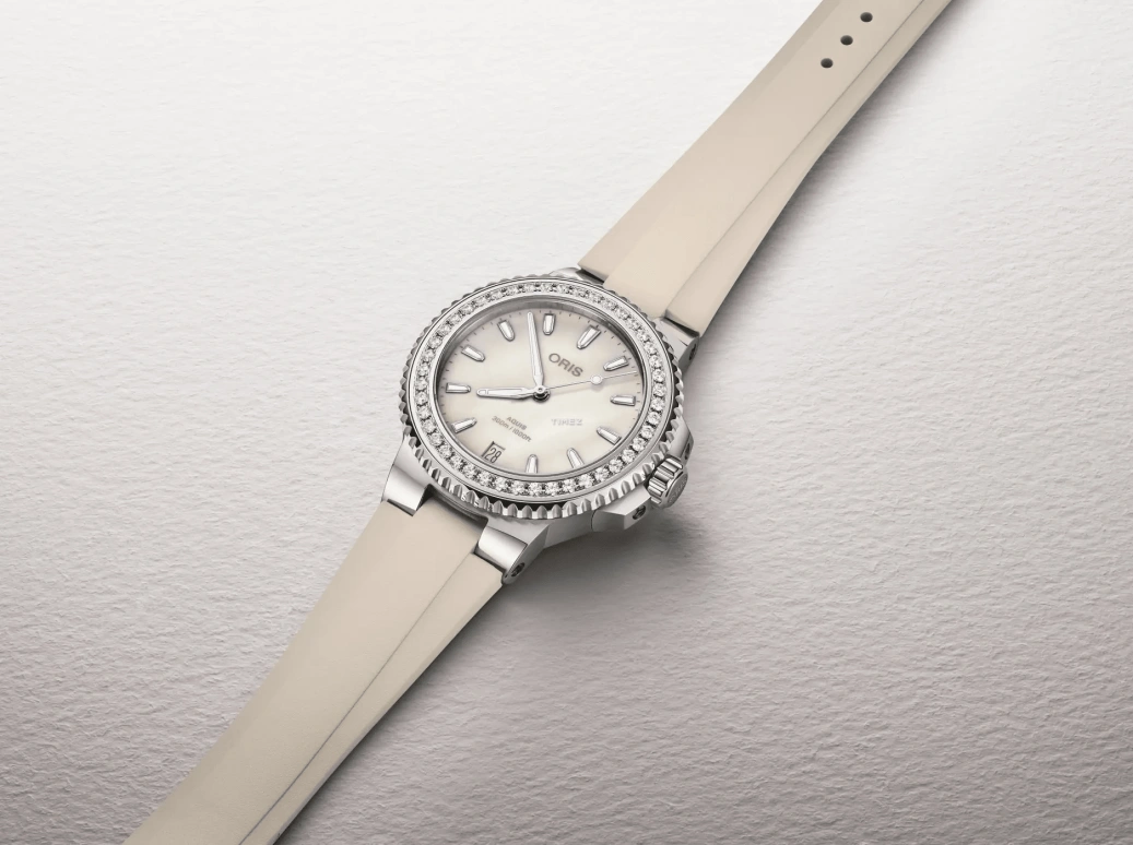 Oris,Aquis 36.50mm,36.50mm,Stainless Steel,White,Automatic,Day,41hours,01 733 7792 4956,01 733 7792 4956-07 4 19 61FC
