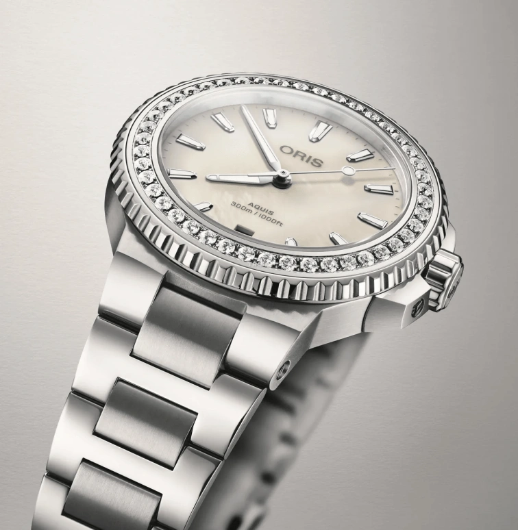 Oris,Aquis 36.50mm,36.50mm,Stainless Steel,White,Automatic,Day,41hours,01 733 7792 4956,01 733 7792 4956-07 8 19 05P