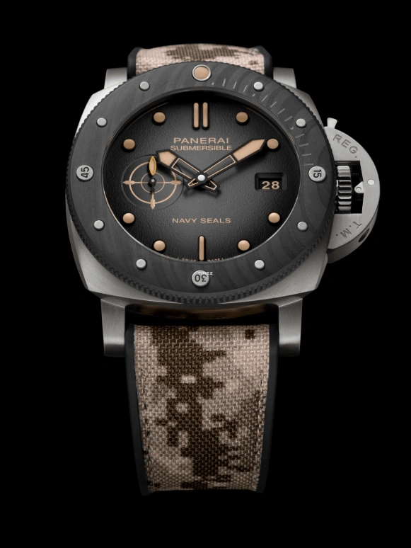 Panerai,Submersible 47mm,47mm,Titanium,Black,Grey,Gradient,Automatic,Day,72hours,PAM01669