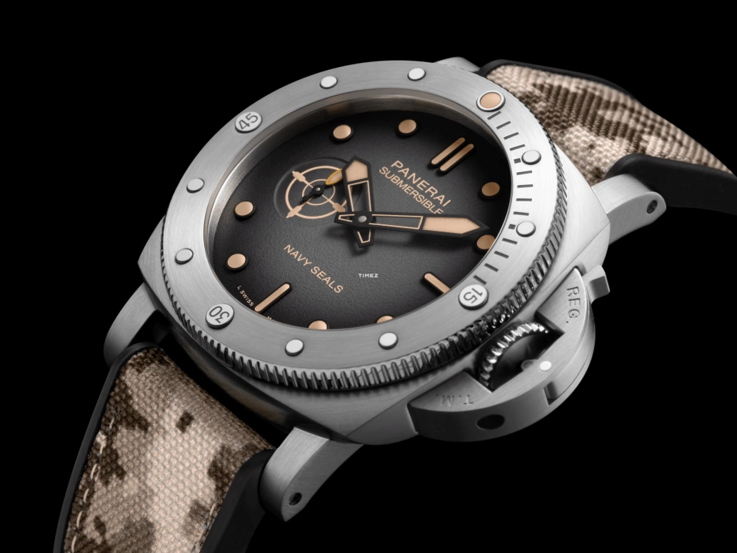 Panerai,Submersible 44mm,44mm,Stainless Steel,Black,Grey,Gradient,Automatic,72hours,In-house Caliber,PAM01518