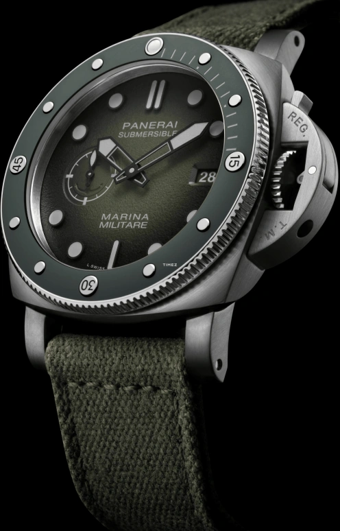 Panerai,Submersible 44mm,44mm,Stainless Steel,Ceramic,Dark Green,Automatic,Day,72hours,PAM01697