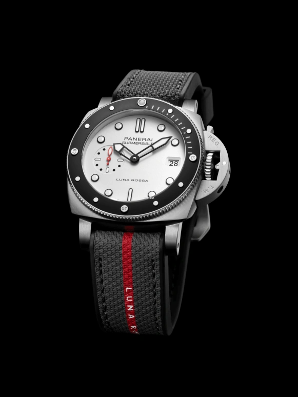Panerai,Submersible 42mm,42mm,Stainless Steel,White,Automatic,Day,72hours,PAM01579