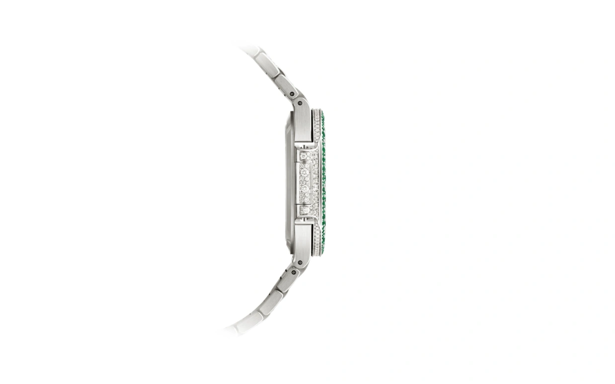 Patek Philippe,Nautilus 35.20mm,35.20mm,White Gold,Silver White,Automatic,45hours,In-house Caliber,7118,7118/1453G-001