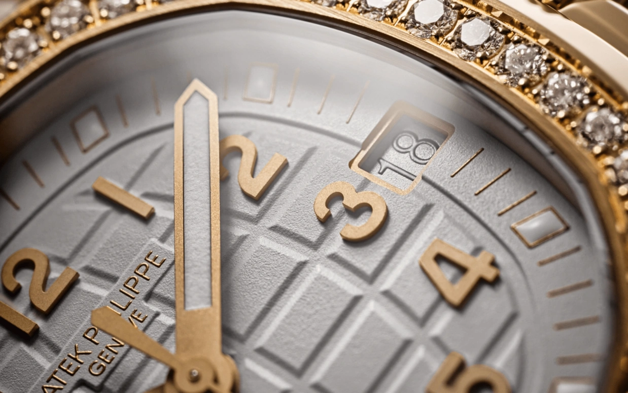 Patek Philippe,Aquanaut 38.80mm,38.80mm,Rose Gold,White,Automatic,Day,45hours,Rawan Bin Hussain,5268,5268/200R-001