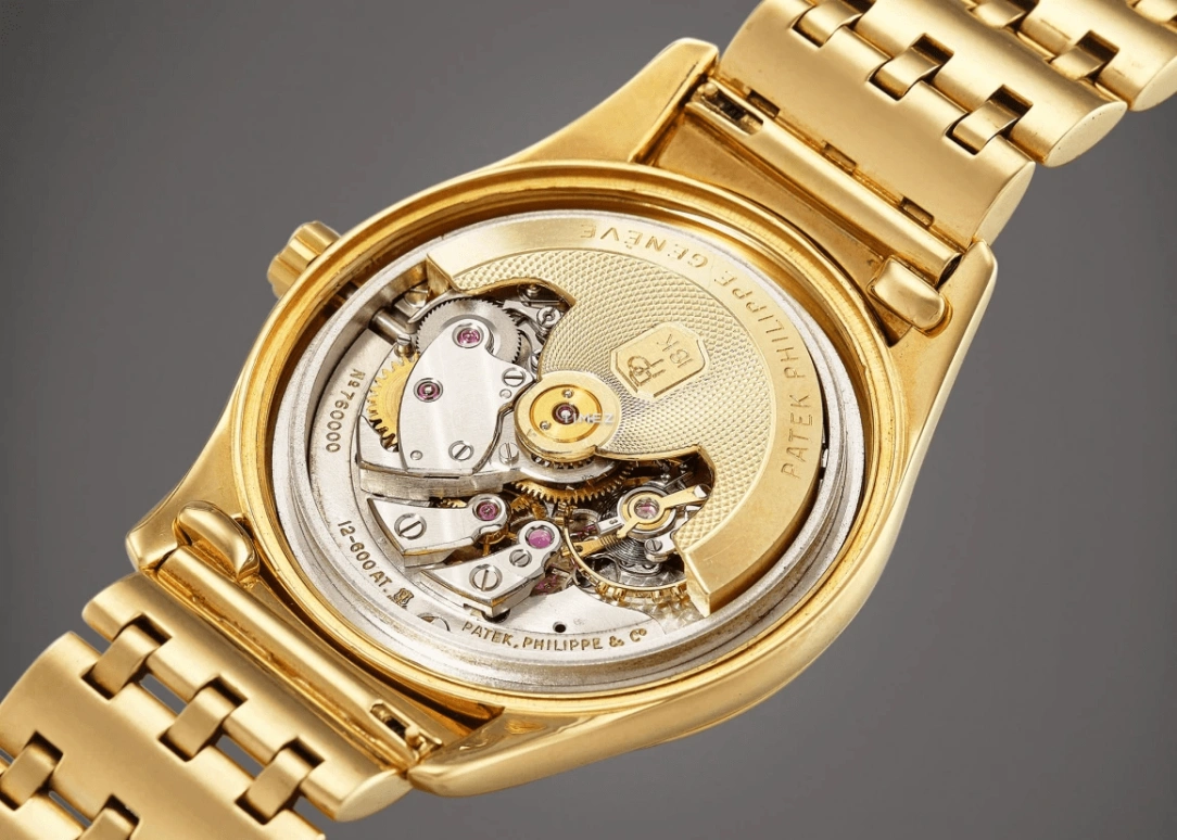 Patek Philippe,Calatrava 36mm,36mm,Yellow Gold,White,Automatic,In-house Caliber,Sapphire,2526J
