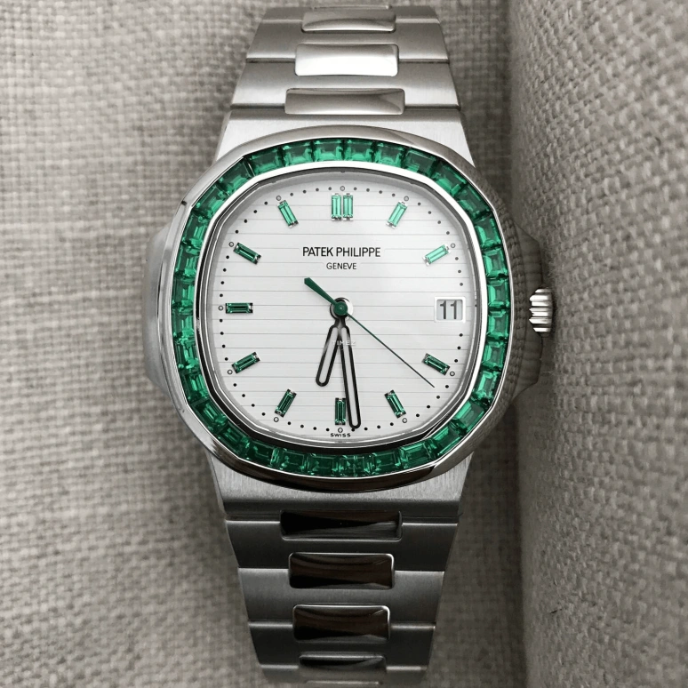 Patek Philippe,Nautilus 40mm,40mm,Platinum,White,Automatic,Day,45hours,5711,5711/113P-010
