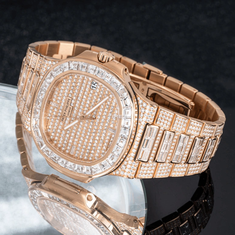 Patek Philippe,Nautilus 40mm,40mm,Rose Gold,Rose Gold,Silver,Automatic,Day,45hours,Drake,5719,5719/10R-010