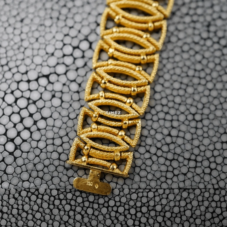 Patek Philippe,Other 31.50x26.50mm,31.50x26.50mm,Yellow Gold,Blue,Handwound,38hours,In-house Caliber,4290,4290/2J
