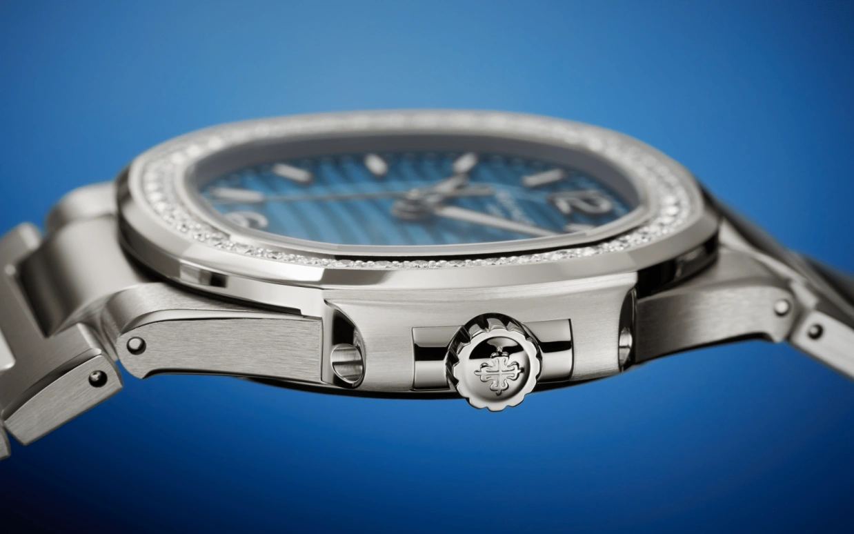 Patek Philippe,Nautilus 32mm,32mm,White Gold,Sky Blue,Quartz,Day,In-house Caliber,7010,7010/1G-013