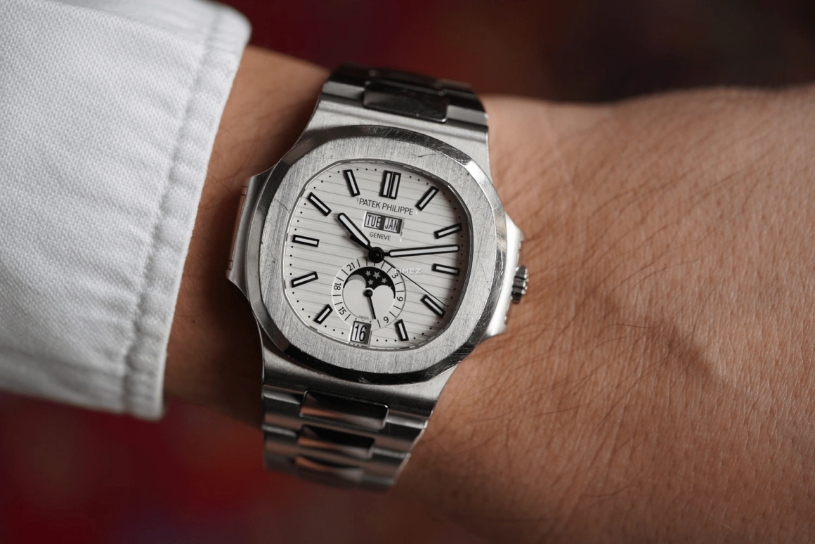 Patek Philippe,Nautilus 40.50mm,40.50mm,Stainless Steel,White,Automatic,Moonphase,Month,Date,Day,45hours,In-house Caliber,5726,5726/1A-010