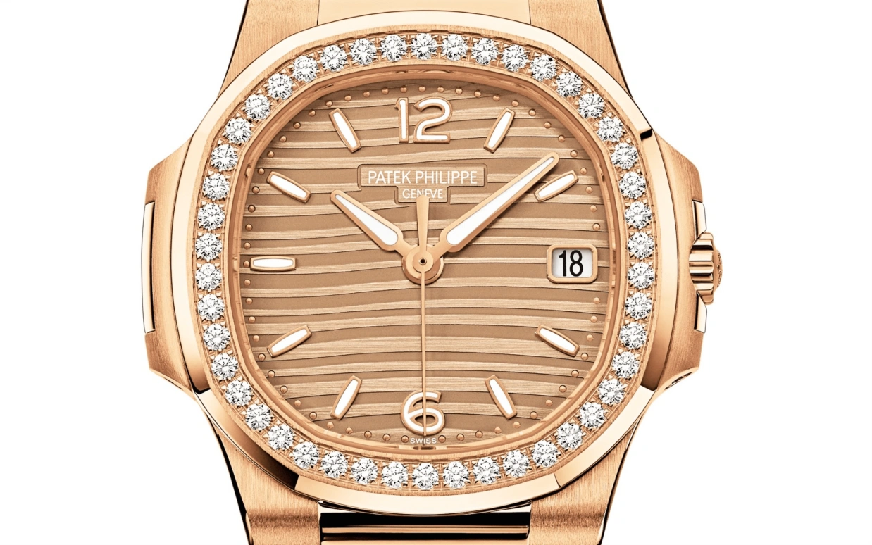 Patek Philippe,Nautilus 32mm,32mm,Rose Gold,Gold,Quartz,Day,In-house Caliber,7010R,7010R-012