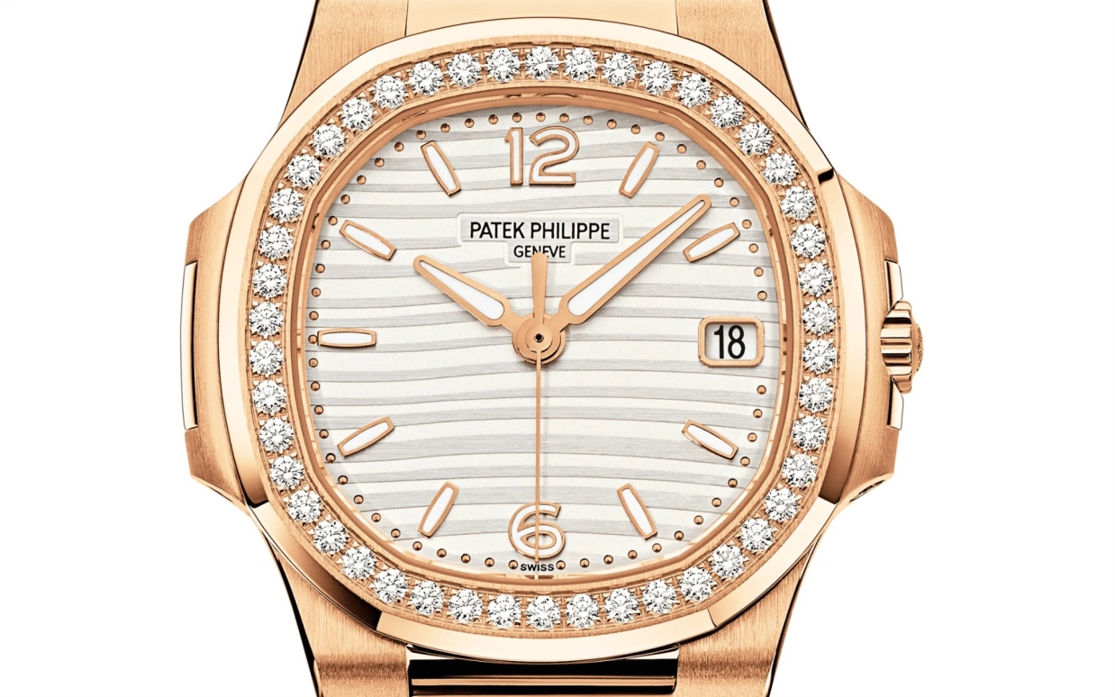 Patek Philippe,Nautilus 32mm,32mm,Rose Gold,White,Quartz,Day,In-house Caliber,7010R,7010R-011