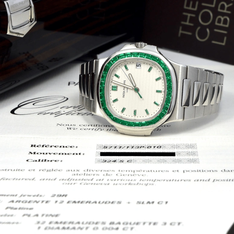 Patek Philippe,Nautilus 40mm,40mm,Platinum,White,Automatic,Day,45hours,5711,5711/113P-010