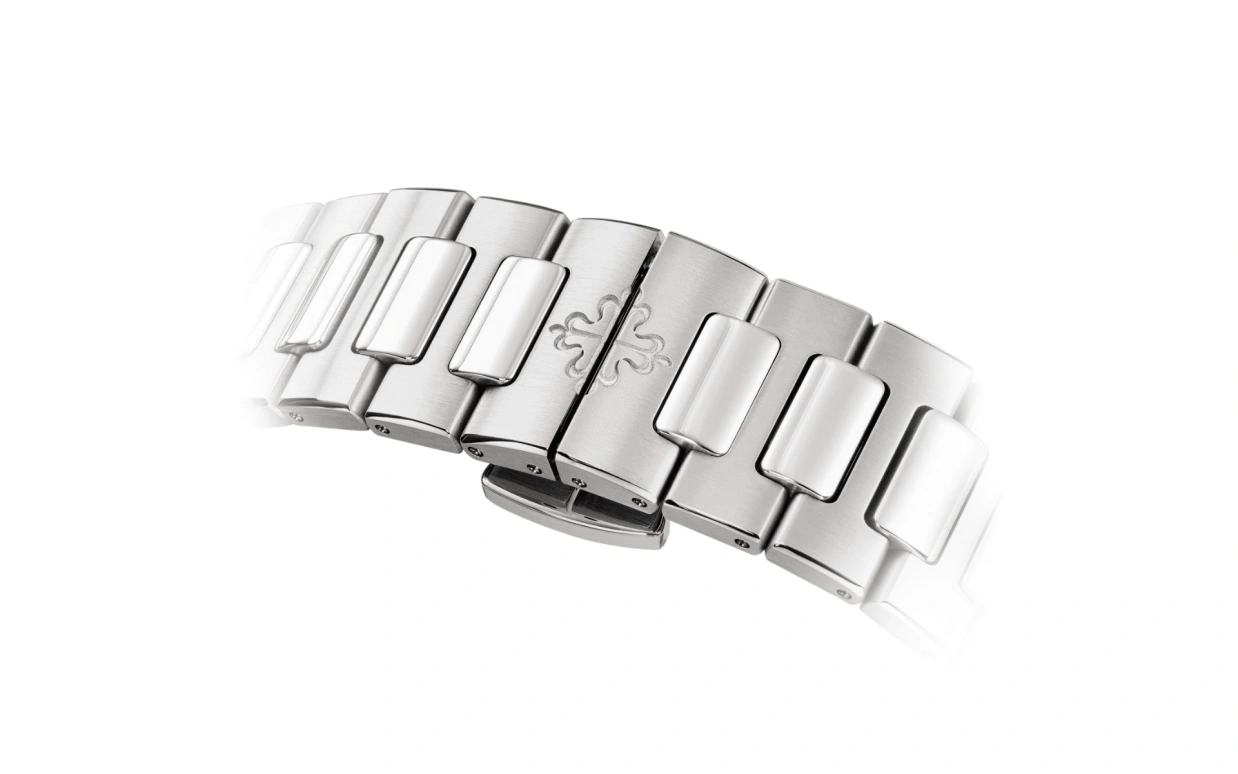 Patek Philippe,Nautilus 35.20mm,35.20mm,Stainless Steel,Blue,Automatic,Day,45hours,7118,7118/1A-001