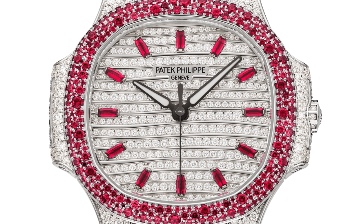 Patek Philippe,Nautilus 35.20mm,35.20mm,White Gold,Silver White,Automatic,45hours,In-house Caliber,7118,7118/1452G-001