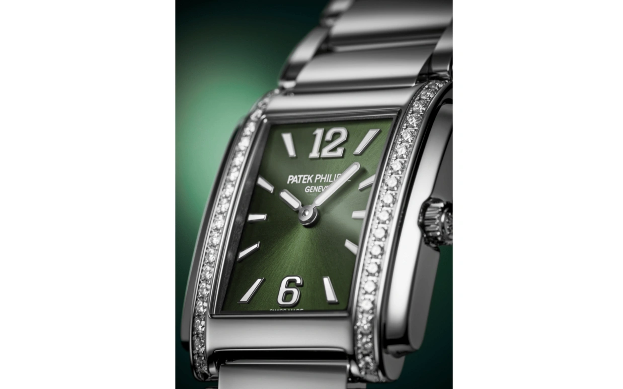 Patek Philippe,Twenty~4 25.10mm,25.10mm,Stainless Steel,Green,Quartz,In-house Caliber,Sapphire,4910,4910/1200A-011