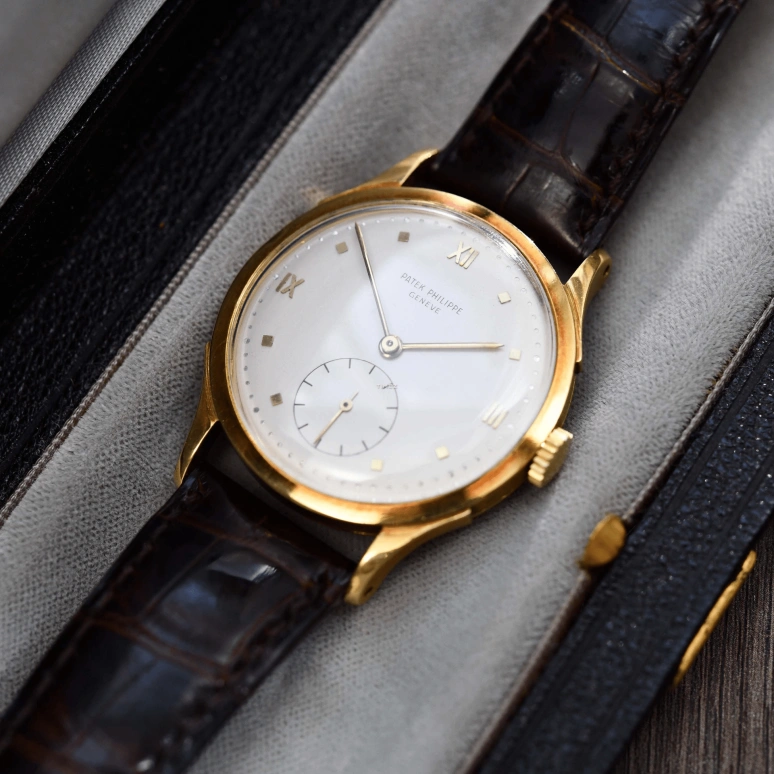Patek Philippe,Calatrava 36mm,36mm,Yellow Gold,White,Handwound,Sapphire,Crystal Glass,Round,1589J